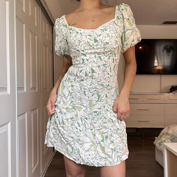 ASTR The Label Floral Puff Sleeve Mini Dress Size M - Picture 1 of 8
